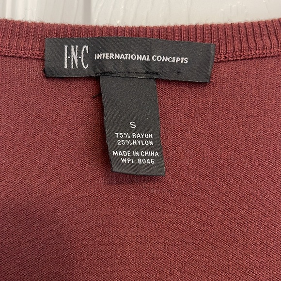 Women’s scoopneck short sleeve peplum rust sweater - Picture 2 of 4